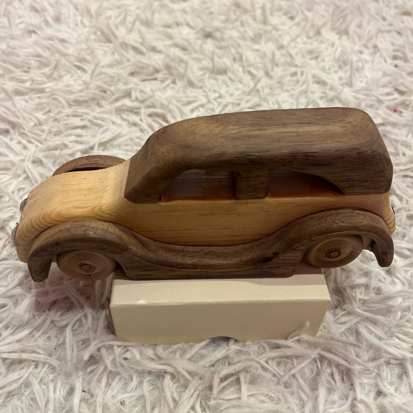 Handmade Wooden Custom Car Two tone Wood Movable - Picture 4 of 6